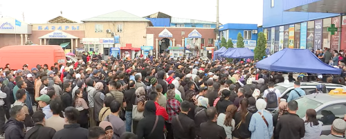 Кыргызстан: Торговцы рынка "Дордой" в Кыргызстане митингуют: они недовольны повышением налогов