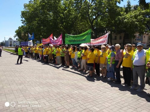 У Белого дома вновь проходит митинг профсоюзов