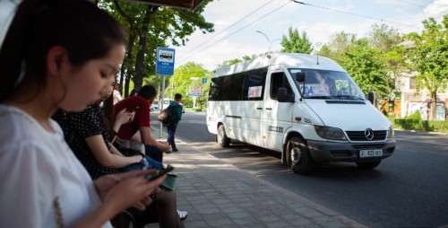 Водители маршруток в Бишкеке завершили забастовку и вышли на линии