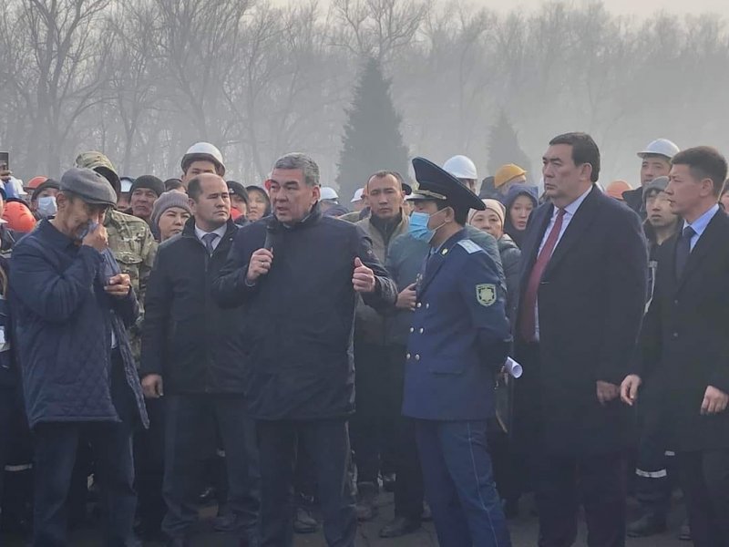 Казахстан: Недовольство менеджером из России вызвало протесты на заводе сыновей Нигматулина