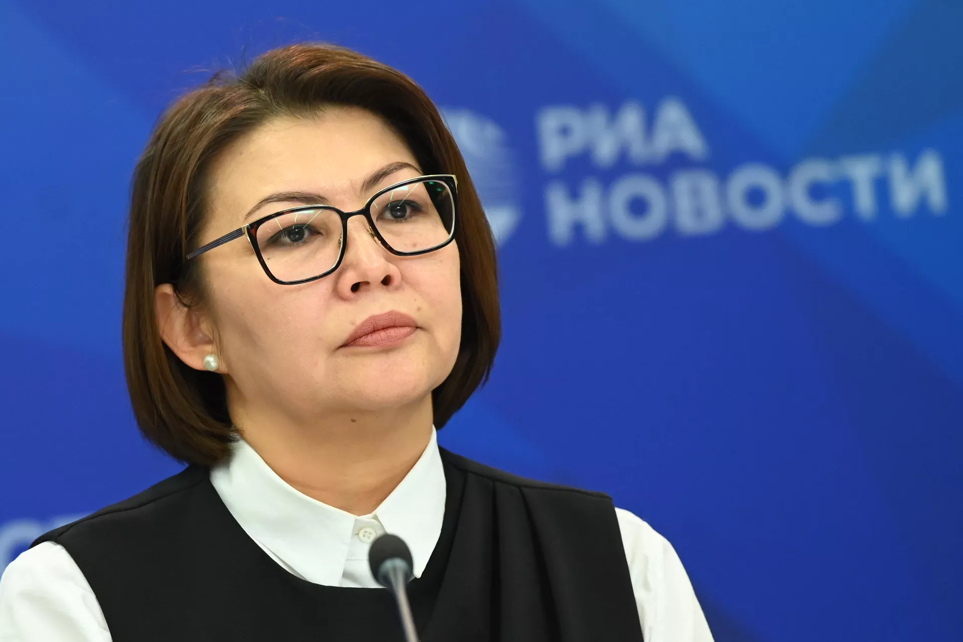 Директор Департамента трудовой миграции и социальной защиты ЕЭК Алтынай Омурбекова - Sputnik Кыргызстан, 1920, 22.05.2023