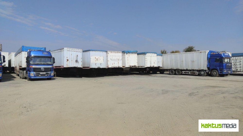 Водители требуют, чтобы автобазу "Абу-Сахий" передали государству. Возмущены Матраимовыми