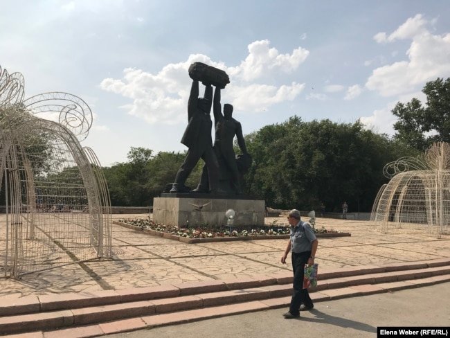 Монумент шахтерам. 29 июля 2019 года. Караганда