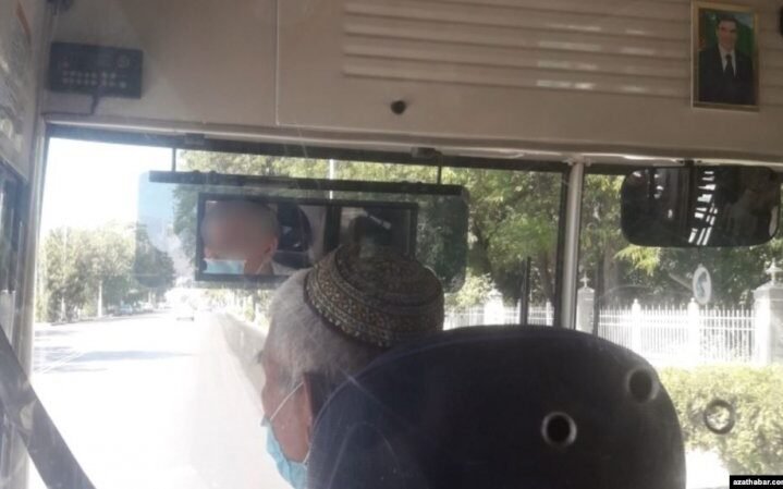 61db3eab31666e7c3e21a9cc2dd7762a