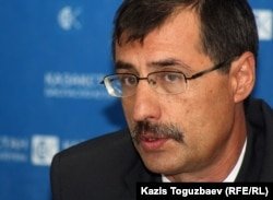 Евгений Жовтис.