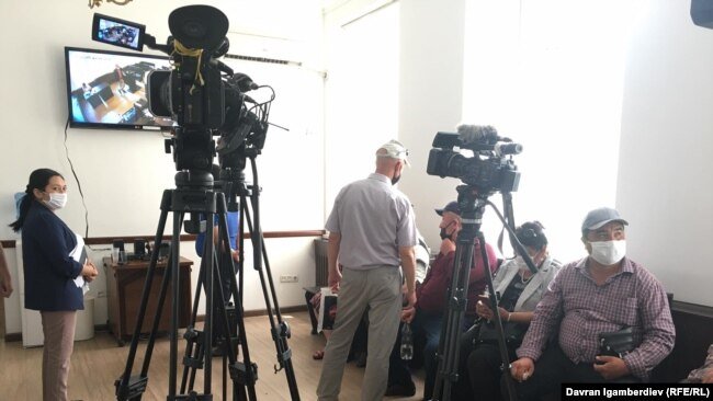 Азимжан Аскаровдун сотуна журналисттер киргизилген жок.