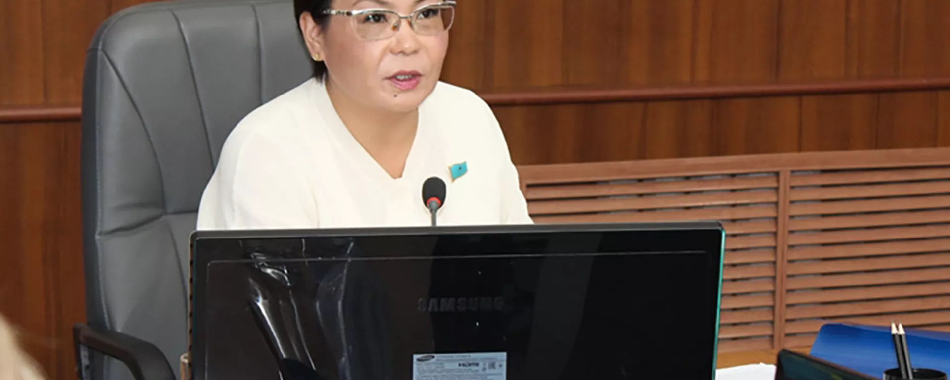 Депутат Гульнара Бижанова - Sputnik Казахстан, 1920, 08.12.2021