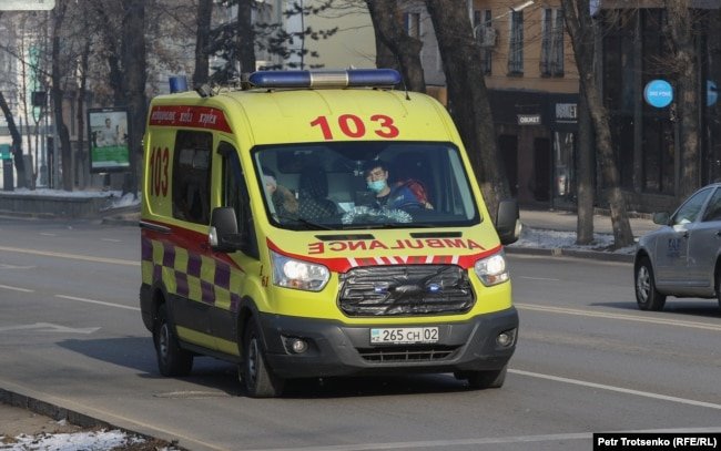 Пик работы Ербола Емильжанова пришелся на пандемию коронавируса, когда сотрудники неотложек работали на износ.