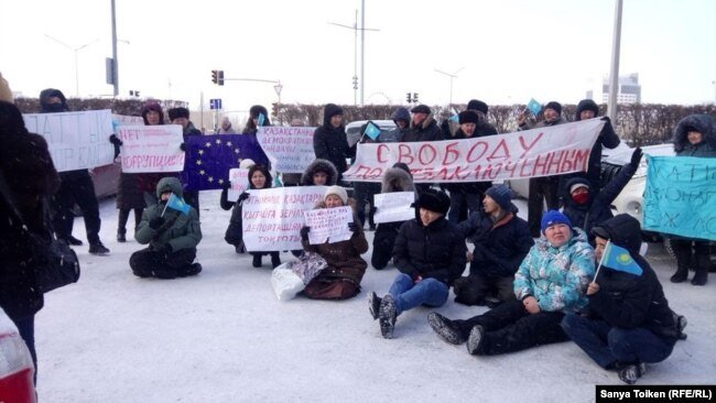 Акция у представительства Евросоюза. Нур-Султан, 27 ноября 2019 года.