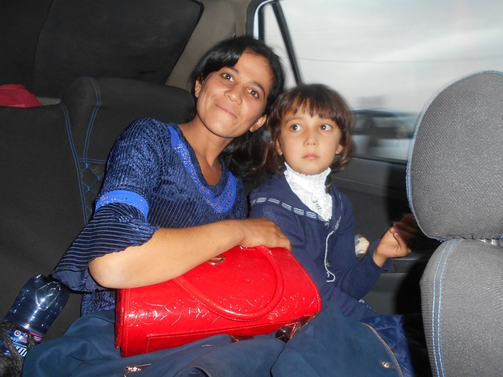 uchitelnitsa-po-imeni-bahor-iz36-shkoly-kasbijskogo-rajona-chto-uzhe-20-dnej-sobiraet-hlopok