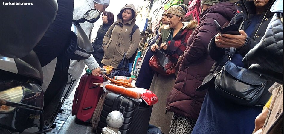 Торговля на улице Аксарая